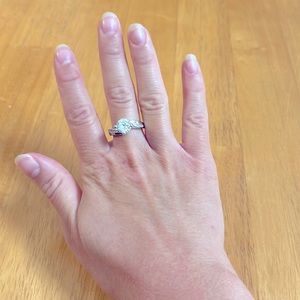 Cubic zirconium sterling silver ring. Size 6/7.